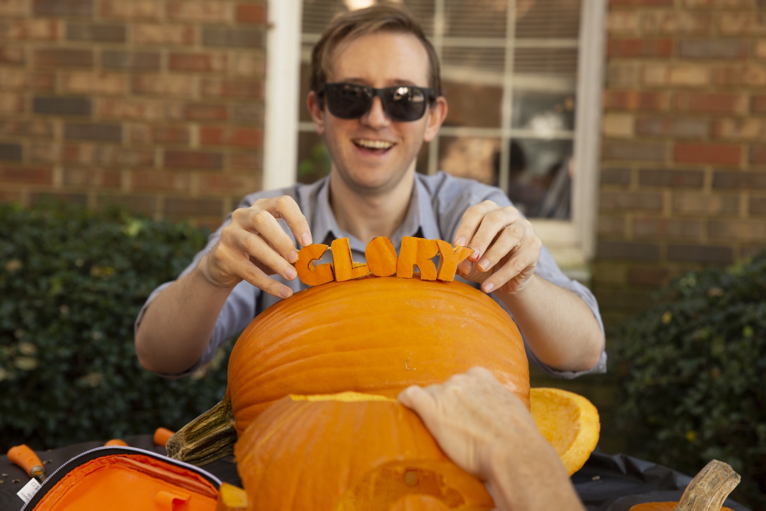 pumpkin-carving-for-the-dawgs-uga-alumni