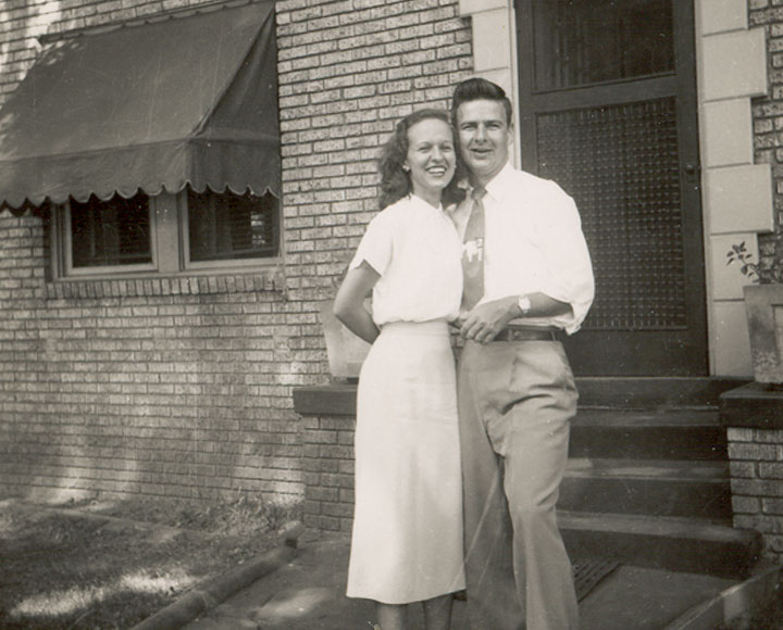 Barbara "Susy" Nell Davis (BSHE ’48) and Glenn Lewis Taylor (BSED ’49) in front of their home.