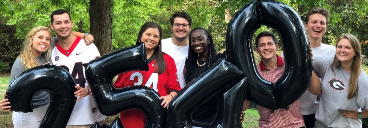 Senior-Signature-Group-Photo